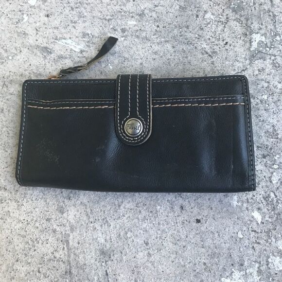Fossil wallet  - Picture 1 of 4